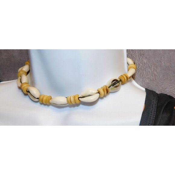 Vintage Beachy Sliced Cowrie Shell Tie On Necklace - Picture 1 of 3